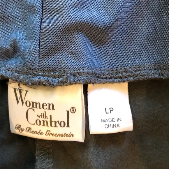 Women with Control Contour Waist Pull-on Capris - Picture 6 of 7
